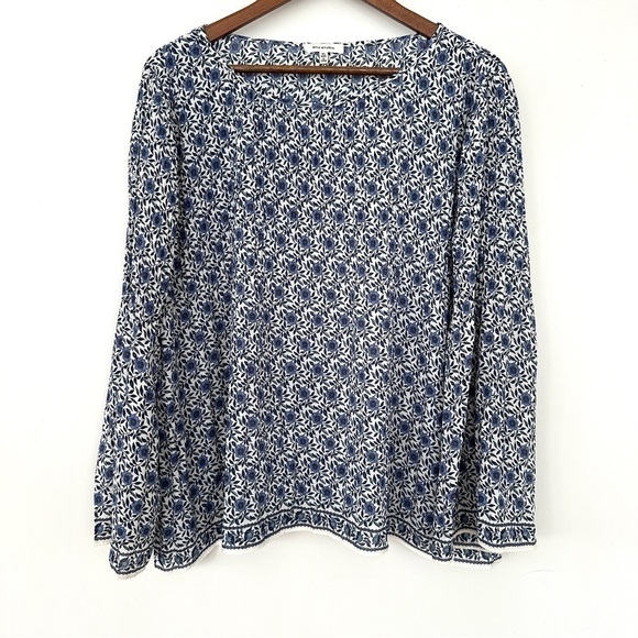 Max Studio top with crew neckline, bell sleeves, loose &  flowy, floral - Picture 3 of 12